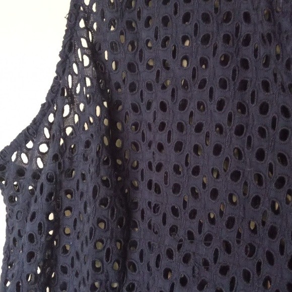 Lauren Ralph Lauren Blouse Size XXL Navy Blue Eyelet Sleeveless Button Front - Picture 2 of 7